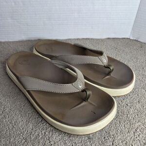 OluKai Nu‘a Pi‘o Sandal Flip Flop Women’s Size 8 US Warm Taupe Brown